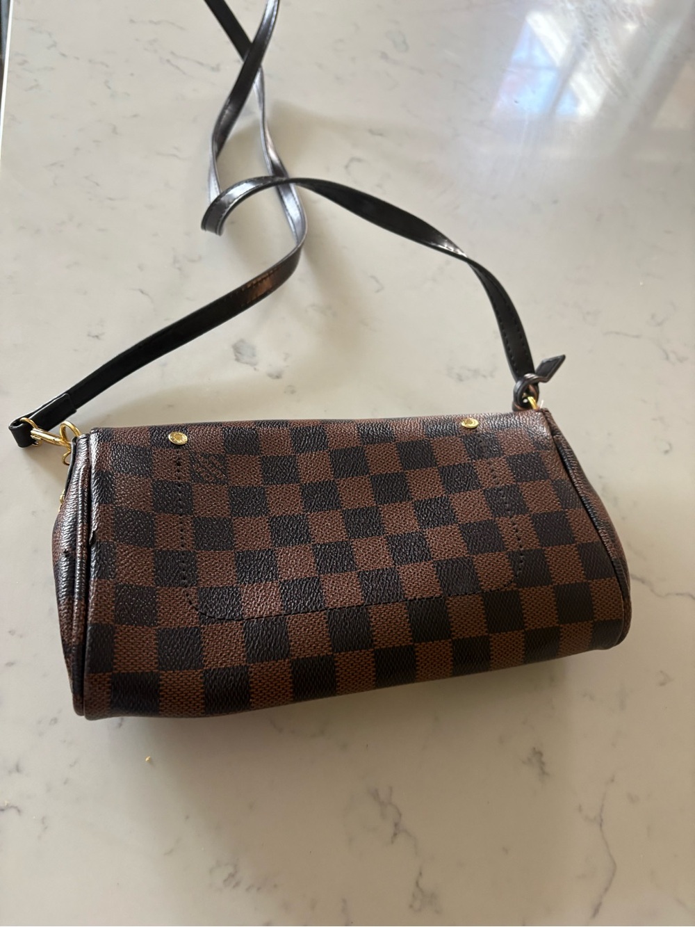 Designer inspired Crossbody Bag with Gold Chain. Price is firm - Picture 4 of 10